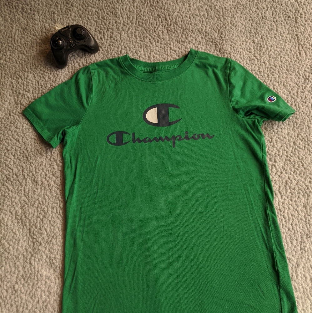 Champion Boys T-shirt Sz XL